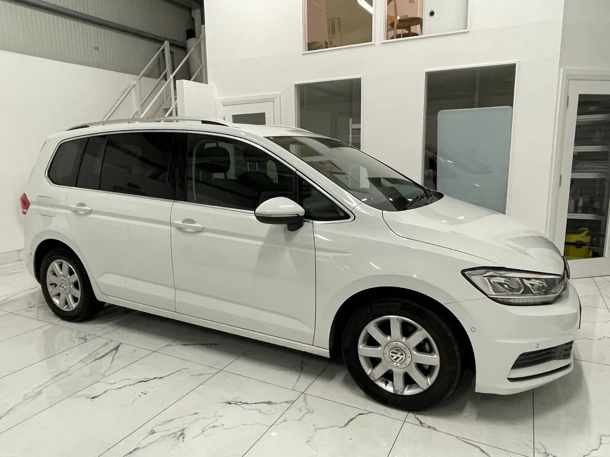 2017 Vw Touran 7 Seater 1.4 Tsi  Dsg - Image 2