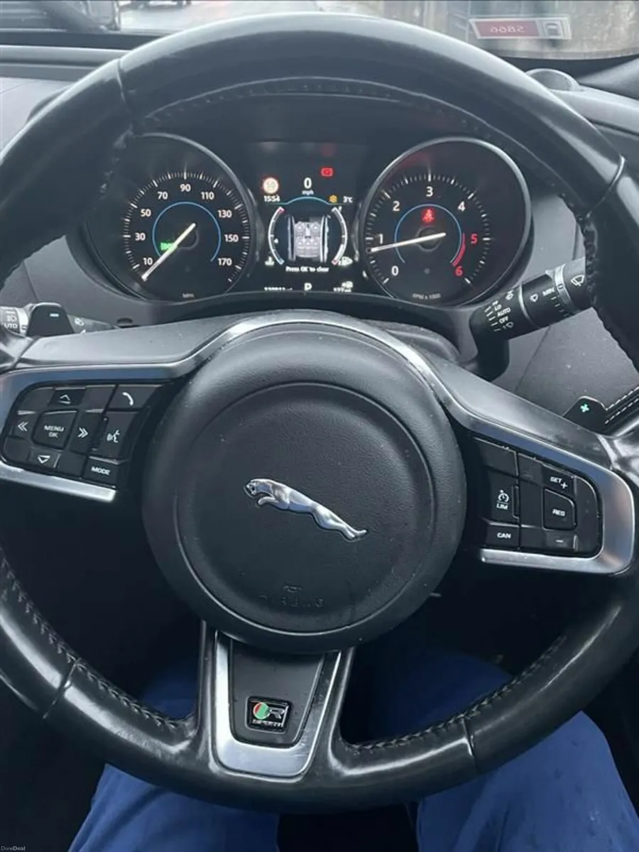 Jaguar XE 2017 - Image 4