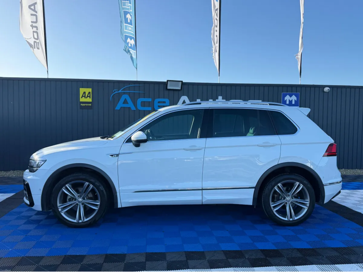 Volkswagen Tiguan ***DEPOSIT TAKEN*** R-LINE 4WD - - Image 4