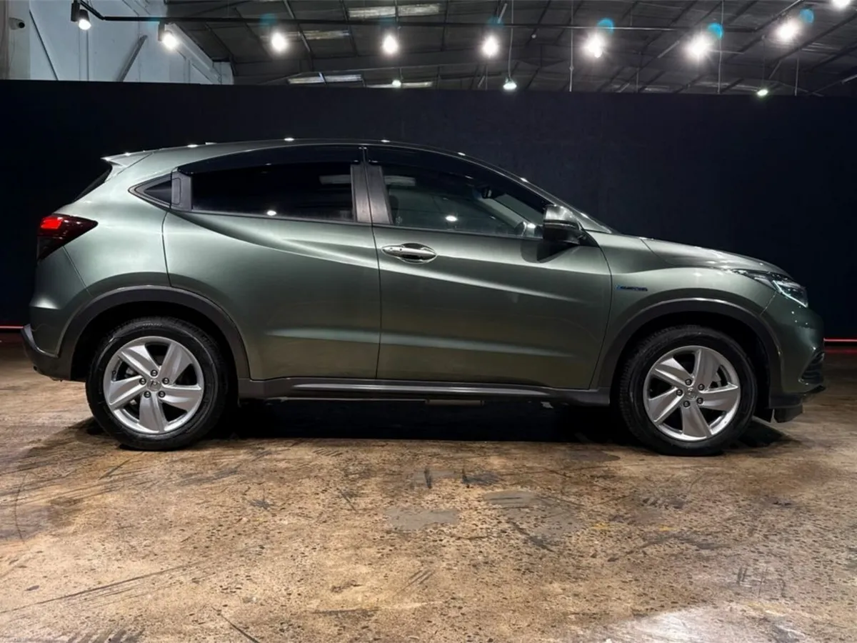 Honda Vezel 1.5 HYBRID - ALLOY WHEELS - MULTI FUNC - Image 3