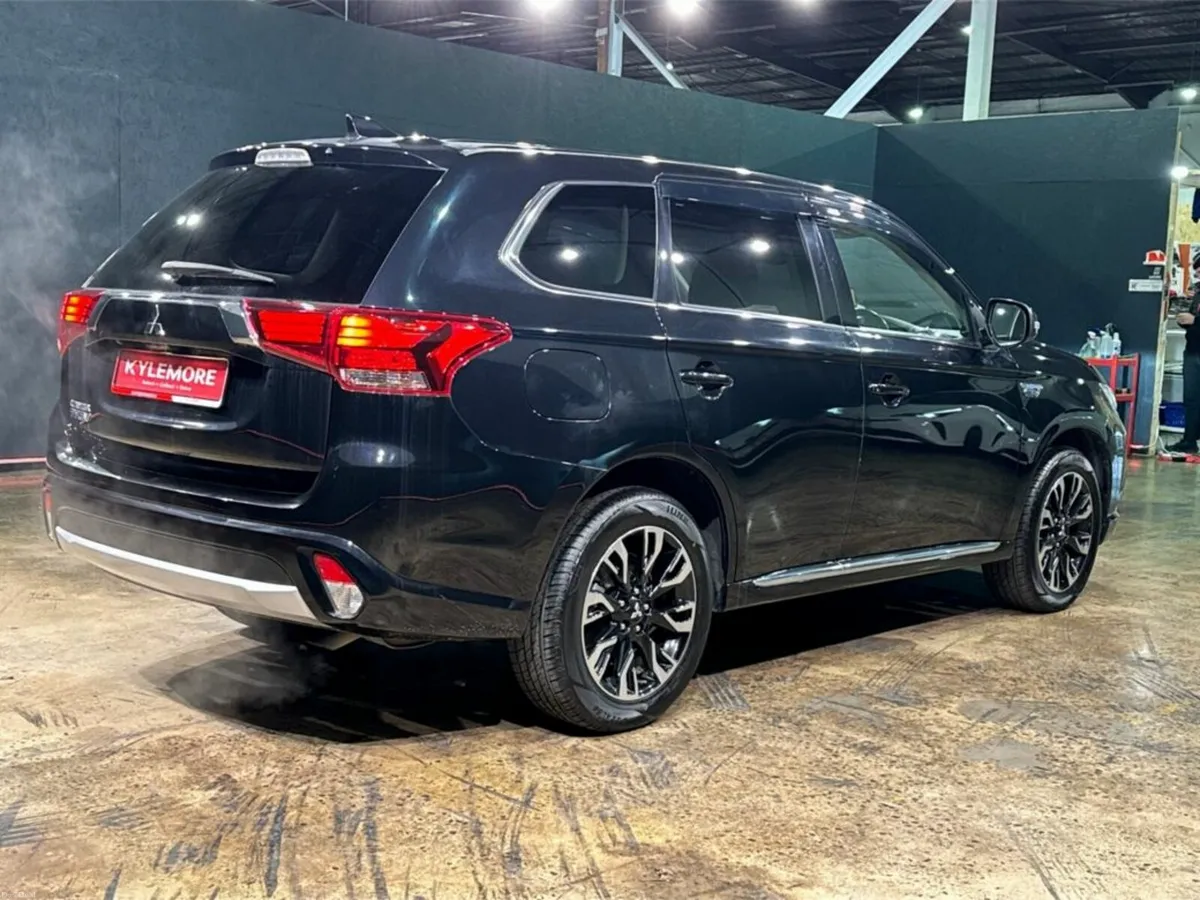 Mitsubishi Outlander 2.0 AUTOMATIC - ALLOY WHEELS - Image 4