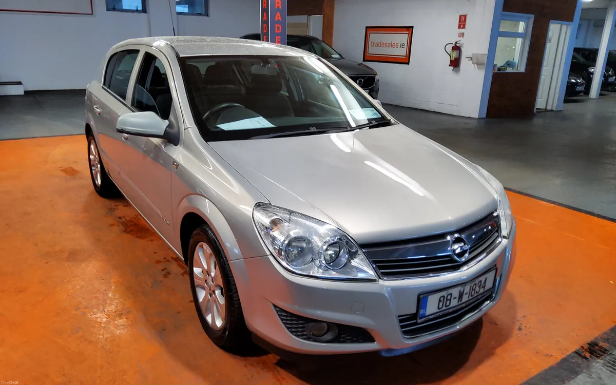 Opel Astra 2008 - Image 1