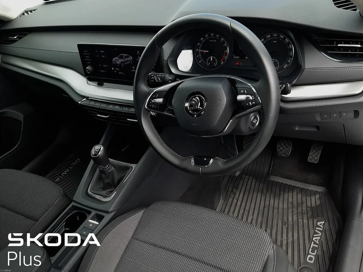 Skoda Octavia **TINY MILEAGE**AMBITION 2.0TDI 115H - Image 4