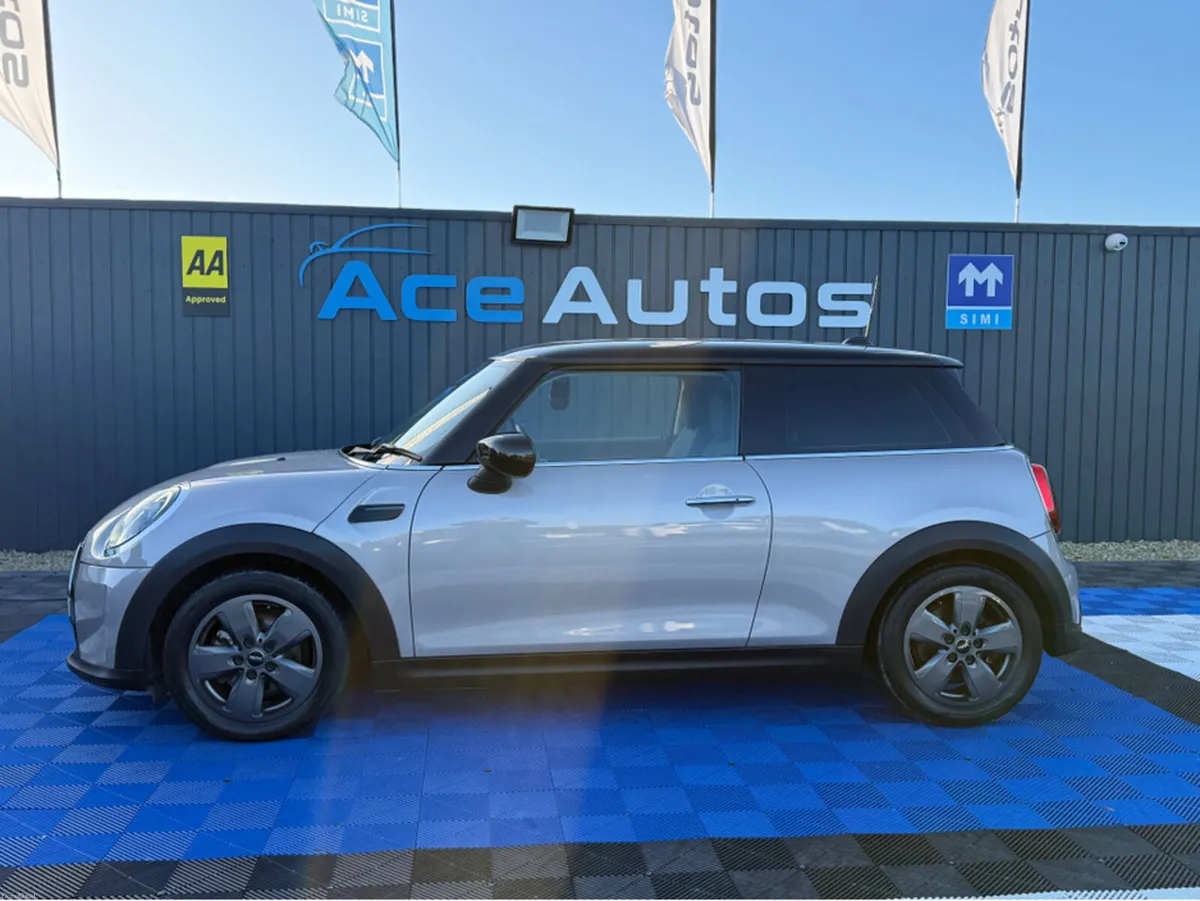 Mini Cooper ***DEPOSIT TAKEN*** 1.5 DIESEL - AUTO - Image 4