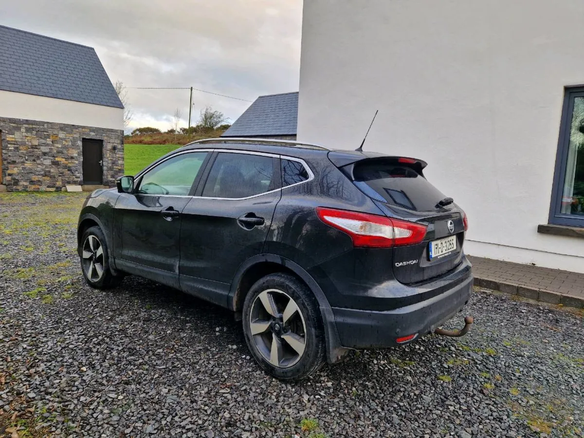Nissan Qashqai 2017 Premium - Image 3