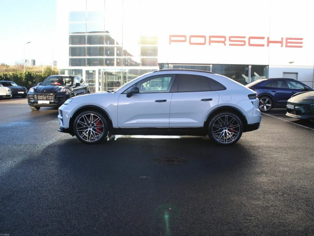 Porsche Macan Turbo - Image 3