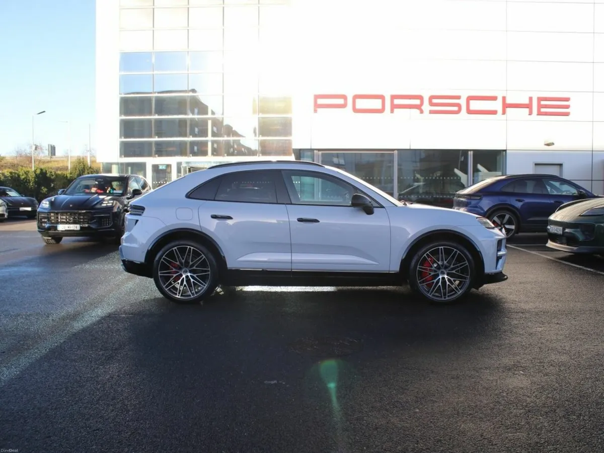 Porsche Macan Turbo - Image 4