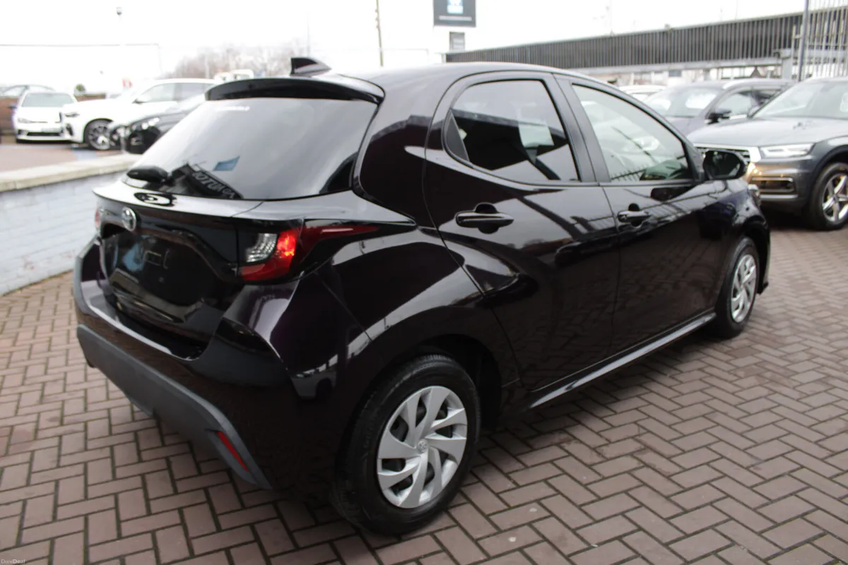 1.0 X-EDITION 5DR HATCHBACK AUTO // AS NEW CONDITI - Image 4