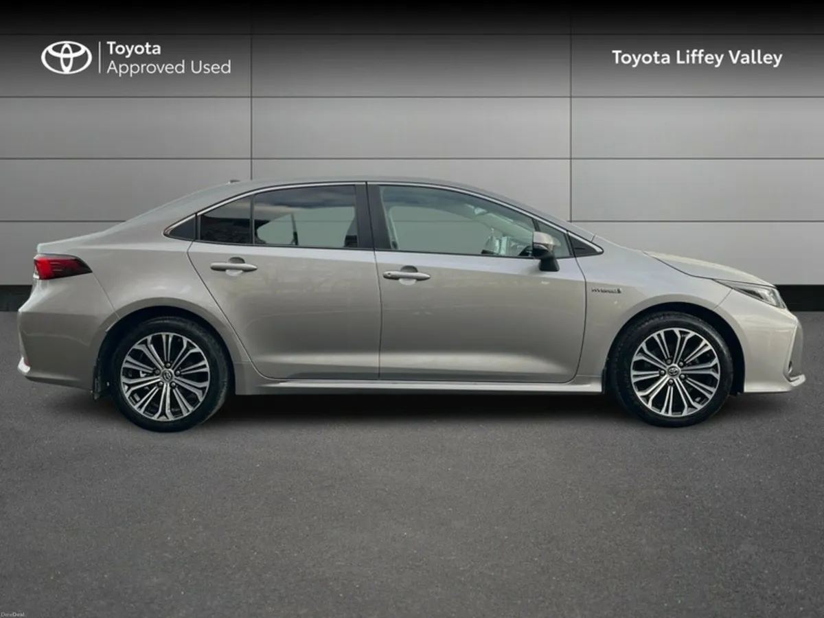Toyota Corolla LUNA SPORT 4DR HYBRID SALOON - Image 3