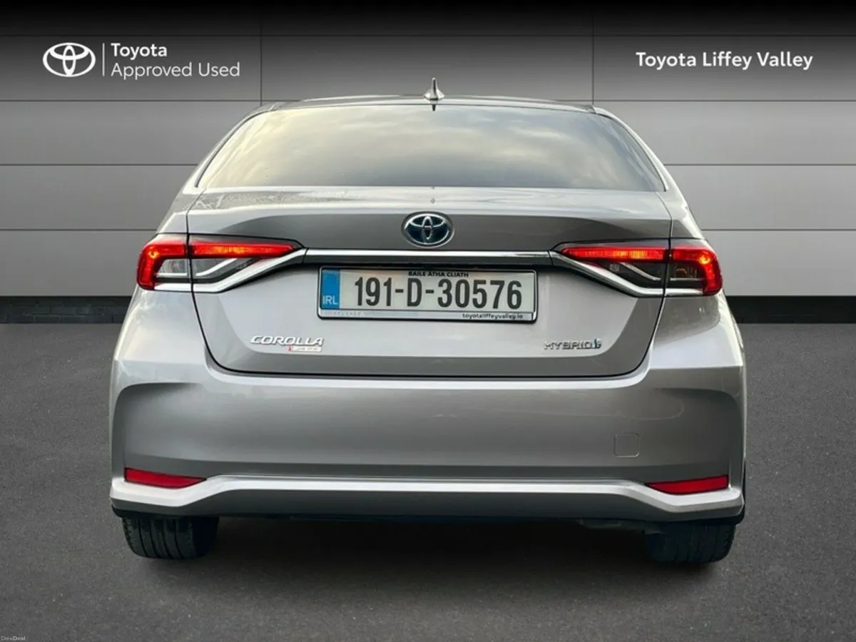 Toyota Corolla LUNA SPORT 4DR HYBRID SALOON - Image 4