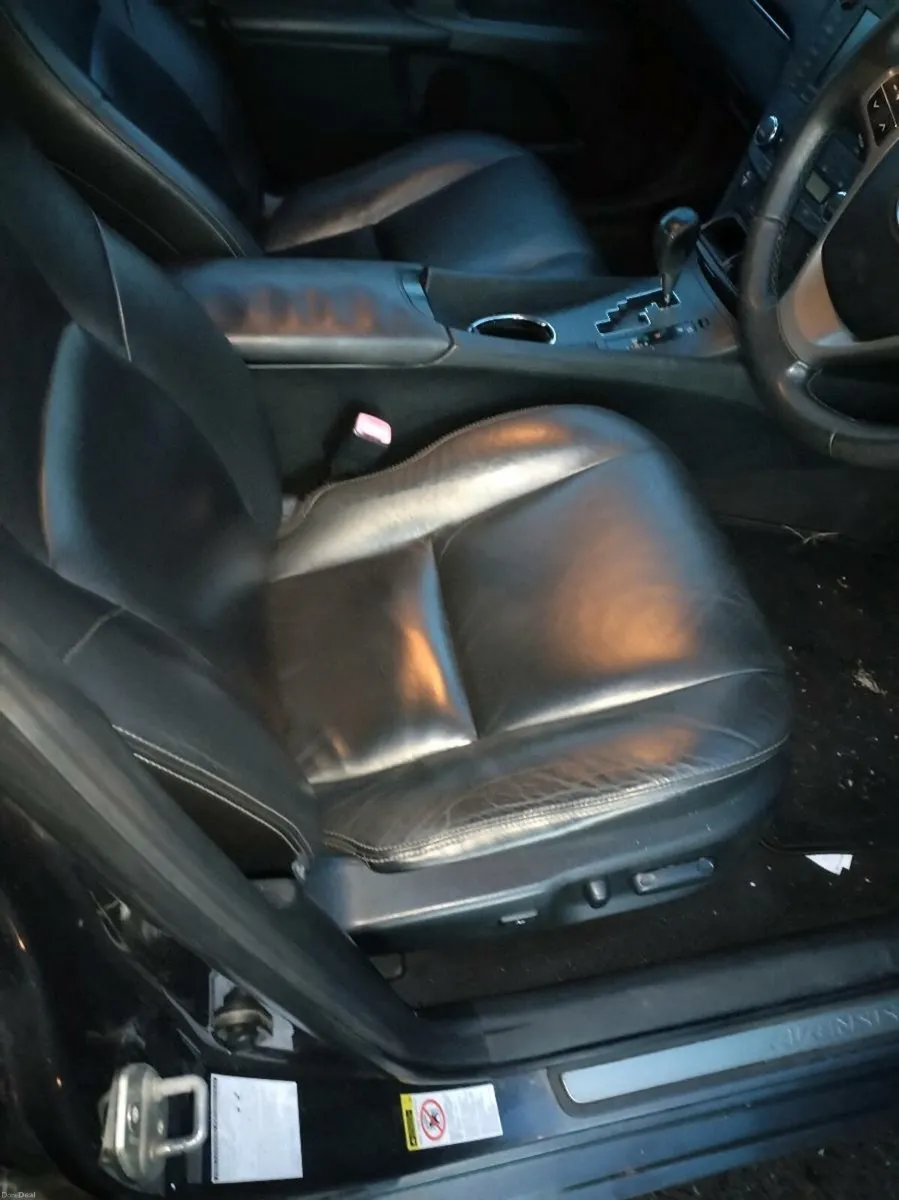 Toyota Avensis 2.2 diesel automatic - Image 3