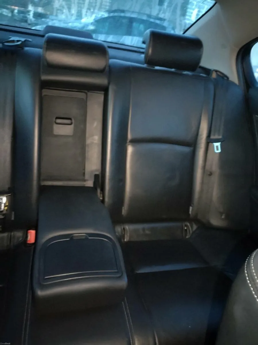 Toyota Avensis 2.2 diesel automatic - Image 4