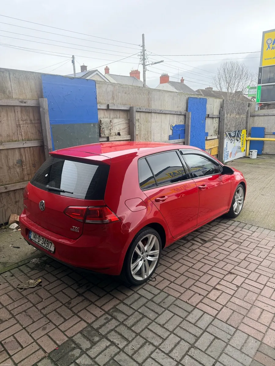 Volkswagen golf - Image 2