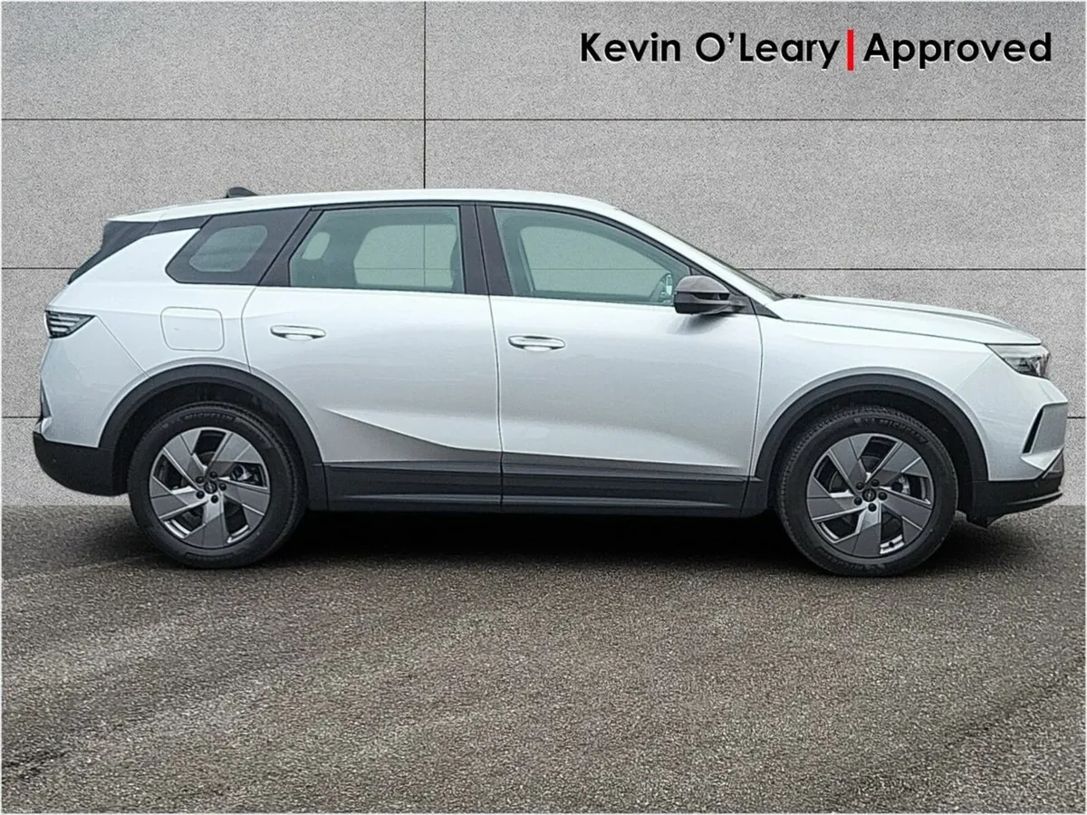 Opel Grandland Elegance Hybrid 136BHP - Image 6