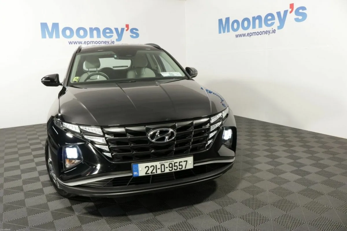 Hyundai Tucson PHEV EXECUTIVE 4WD 1.6L P ETROL AUT - Image 2