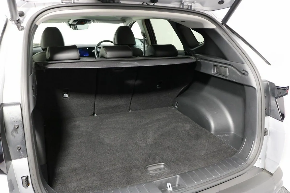 Hyundai Tucson PHEV Platinum 1.6L Petrol Automatic - Image 6