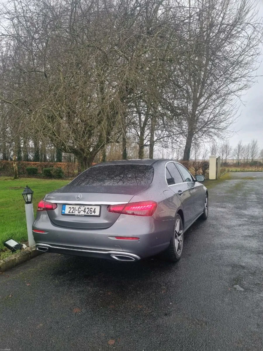 Mercedes-Benz E-Class 2022 - Image 3