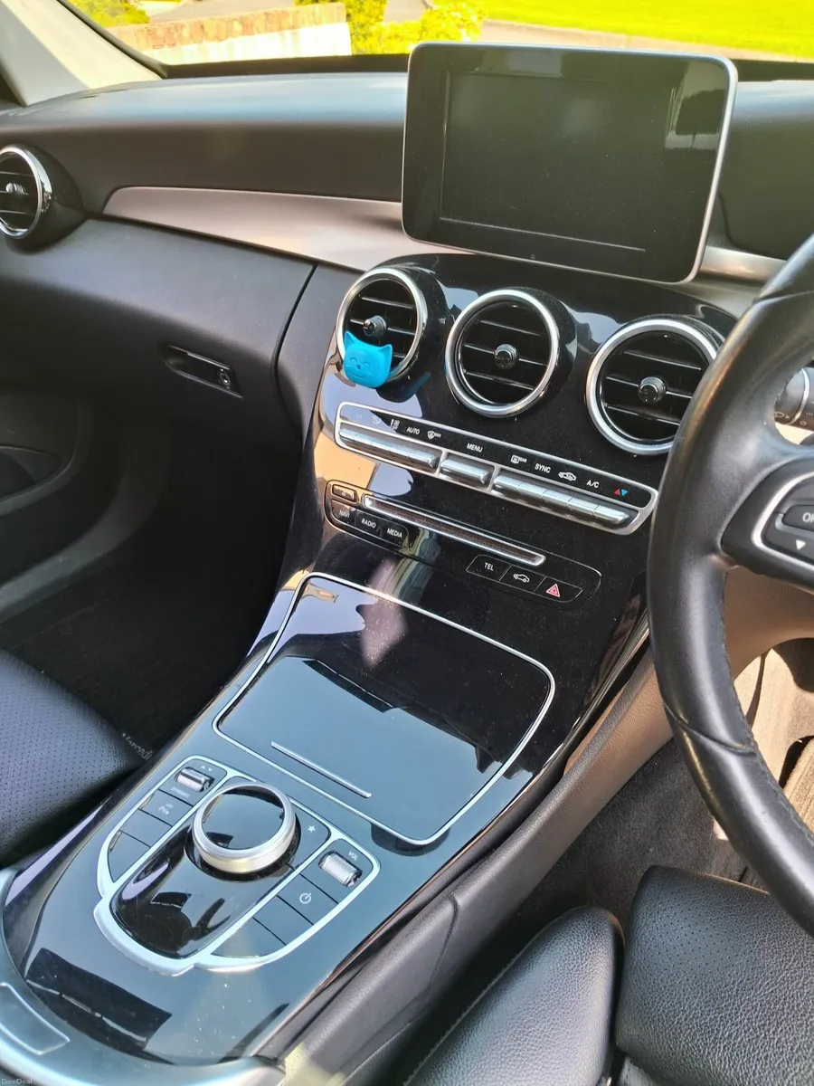 Mercedes-Benz C-Class 2017 - Image 4