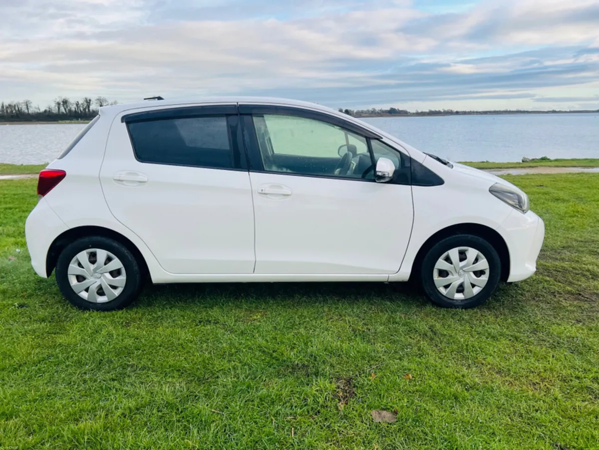 Toyota Yaris DBA-KSP130 5DR AUTO - Image 4