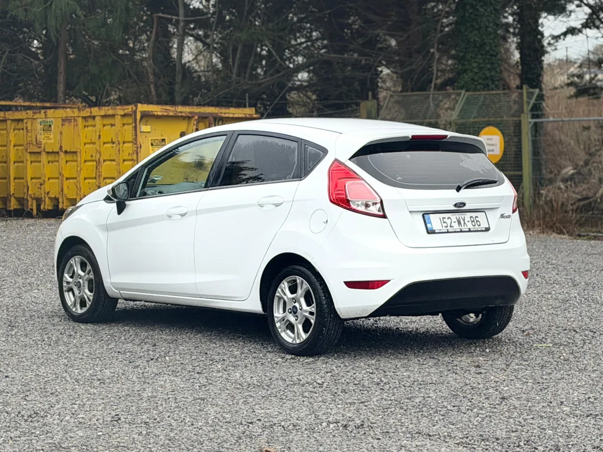 2015 Ford Fiesta 1.2 Petrol Zetec Black Friday sal - Image 3