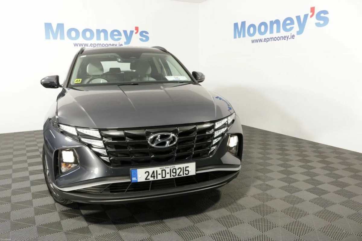 Hyundai Tucson PHEV EXECUTIVE 4WD 1.6L PETROL AUTO - Image 3