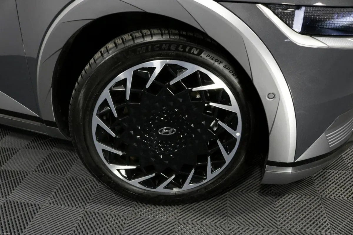 Hyundai IONIQ 5 PLATINUM 77 kWh EV LOW MILEAGE - Image 4