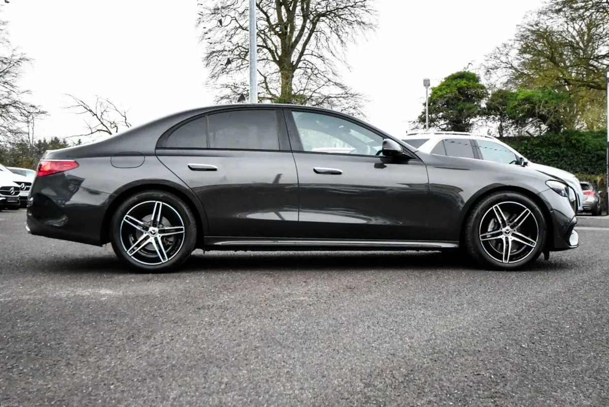 Mercedes-Benz E-Class E220d AMG Night Pack. Nappa - Image 4