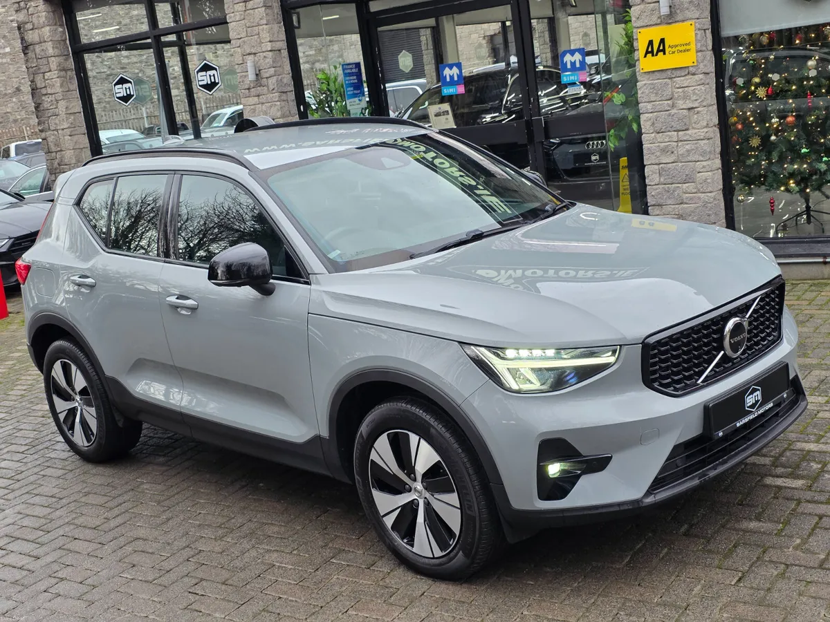 2023 VOLVO XC40 1.5 RECHARGE .RESERVED. - Image 4