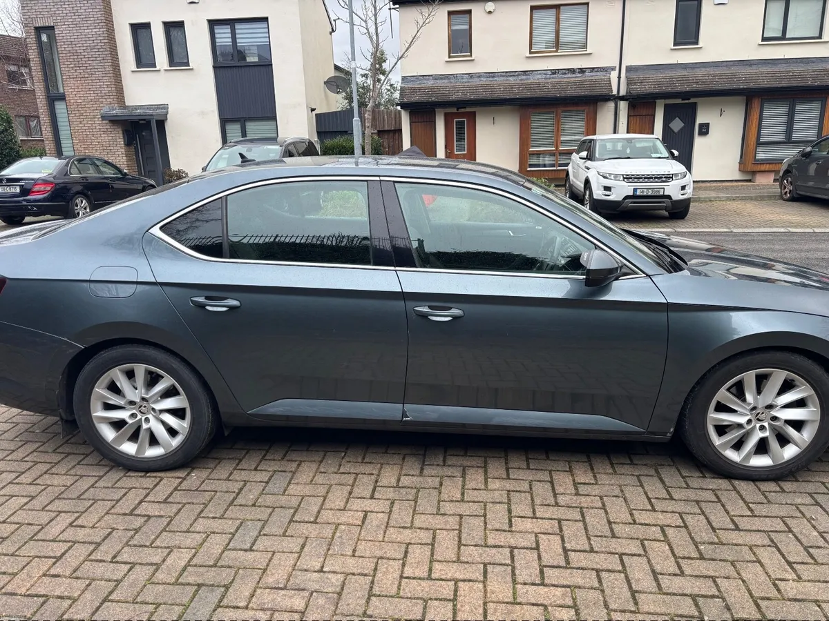 Skoda Superb 2018 - Image 3