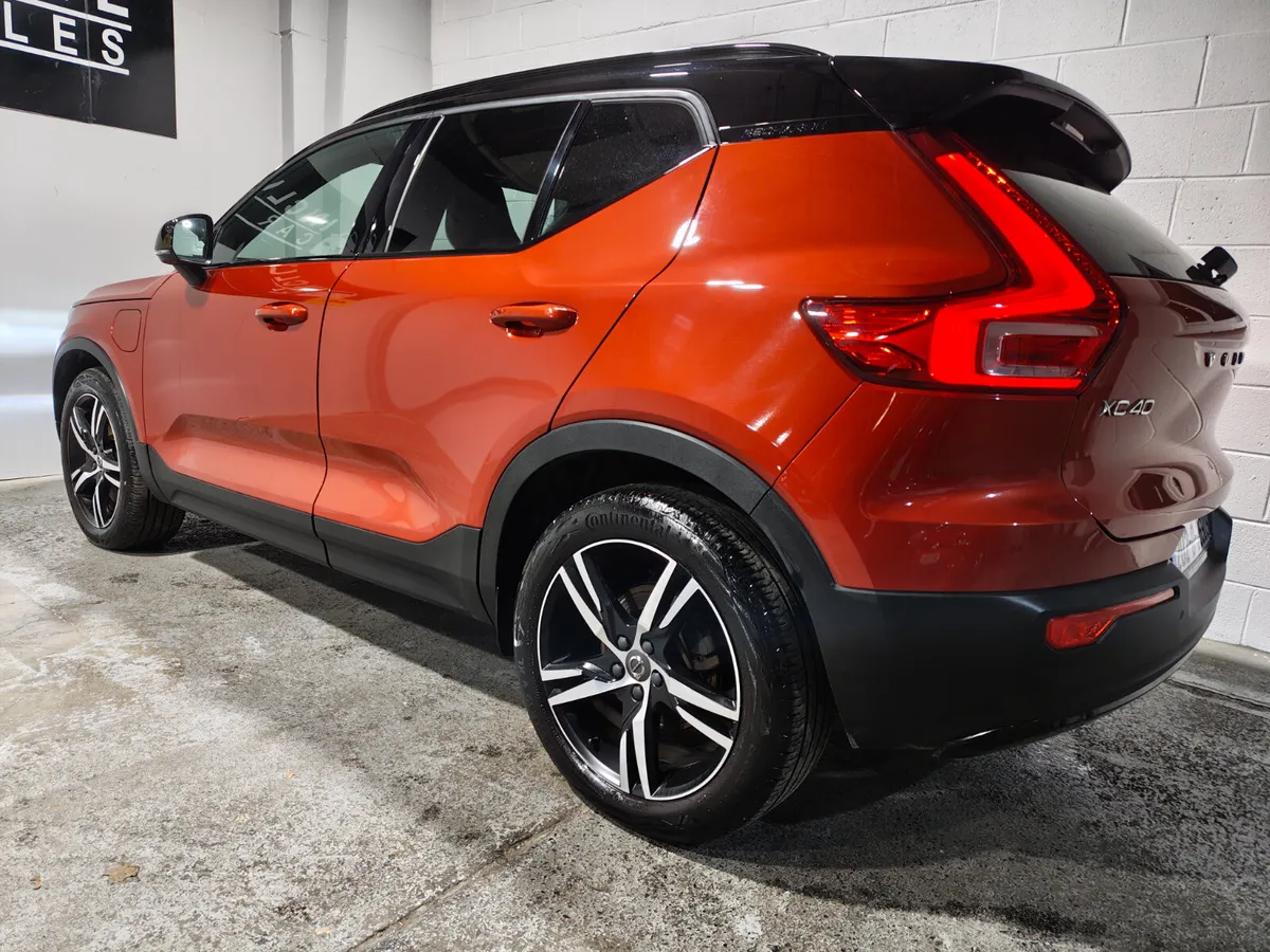 Volvo XC40 2020 1.5 AUTOMATIC R-DESIGN T5 SPEC EXT - Image 3