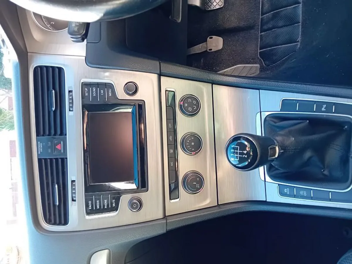 2014 Volkswagen Golf - Image 4