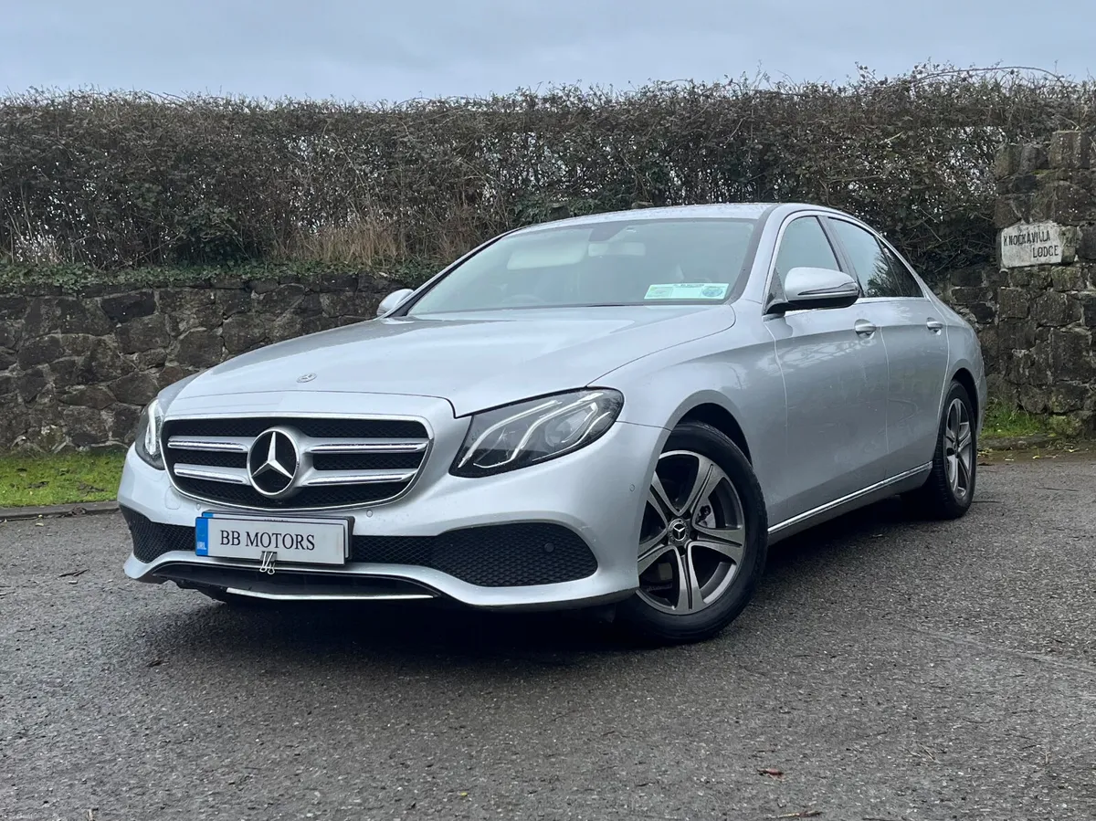 Mercedes-Benz E-Class E 220 D AVANTGARDE A/T - Image 5