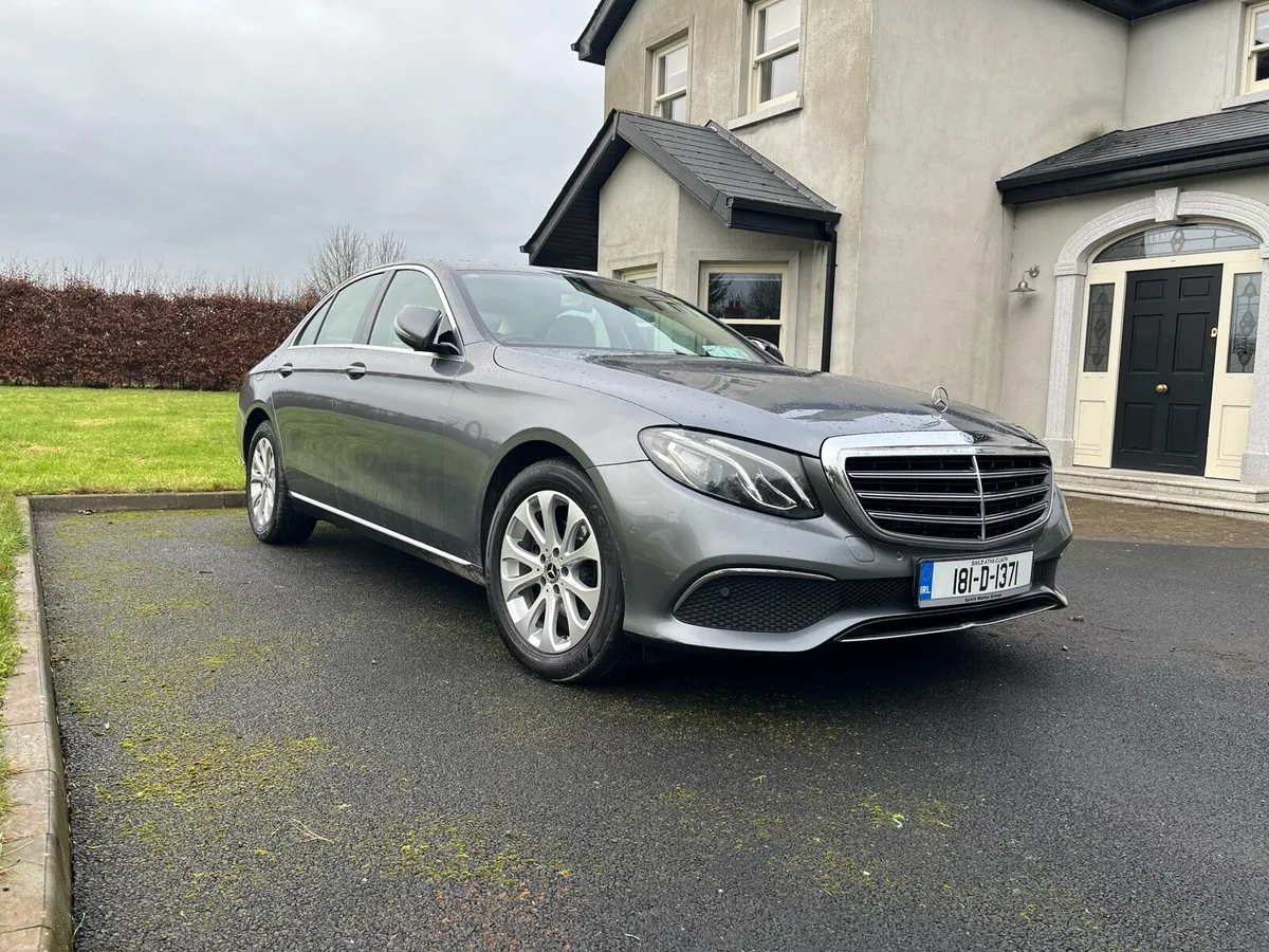 Mercedes Benz - E200 D - AVANTGARDE EXCLUSIVE - Image 4