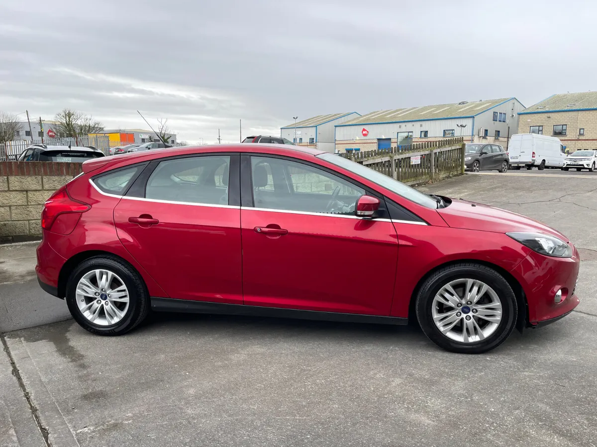 Ford Focus 1.6Titanium Navigator,Automatic,New NCT - Image 4