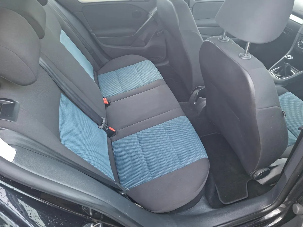 Volkswagen Golf 2012 - Image 4