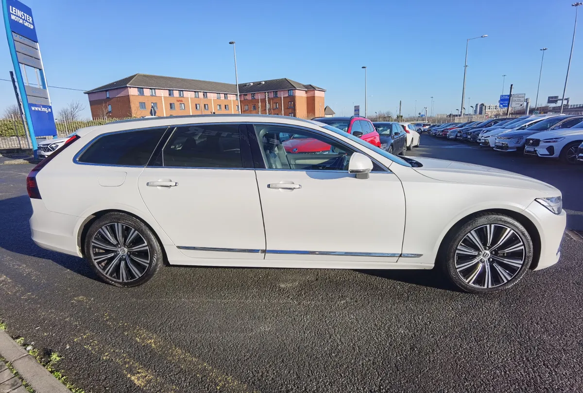 VOLVO V90 2.0 T6 INSCRIPTION RECHARGE AWD AUTO - Image 4