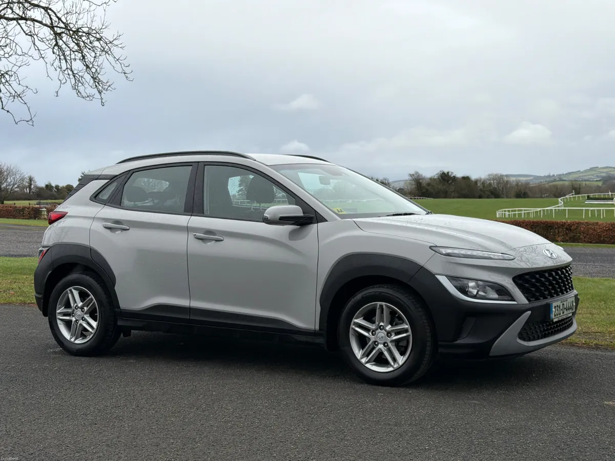 Hyundai KONA 2023 Comfort Low Mileage - Image 2