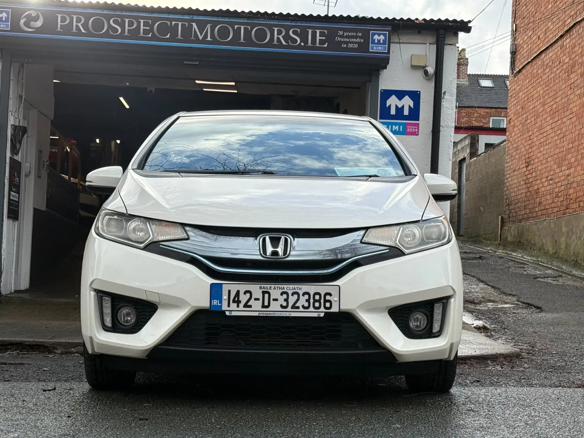 Honda Fit 2014 - Image 2