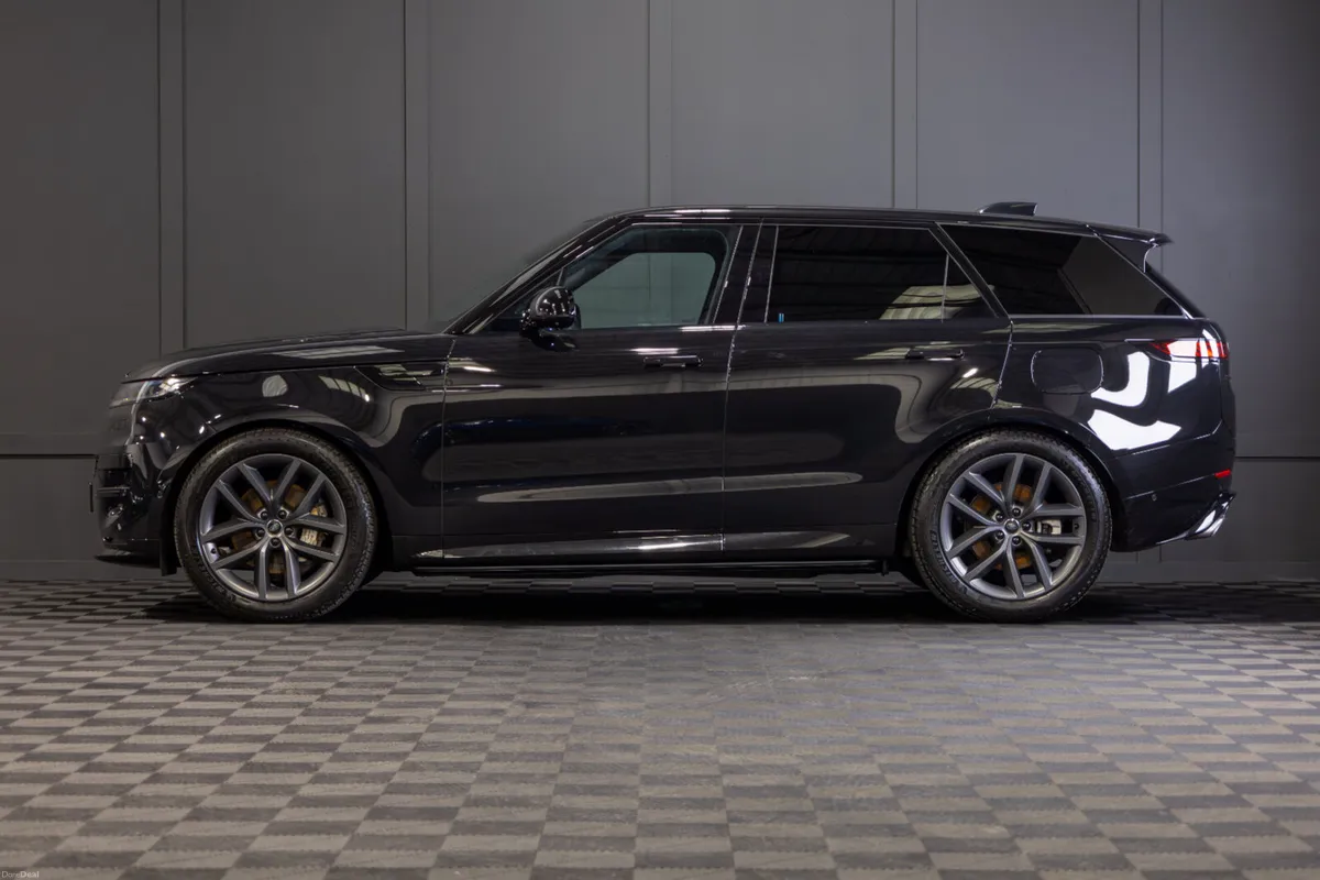 2025 Range Rover Sport P460e Dynamic SE - Image 3