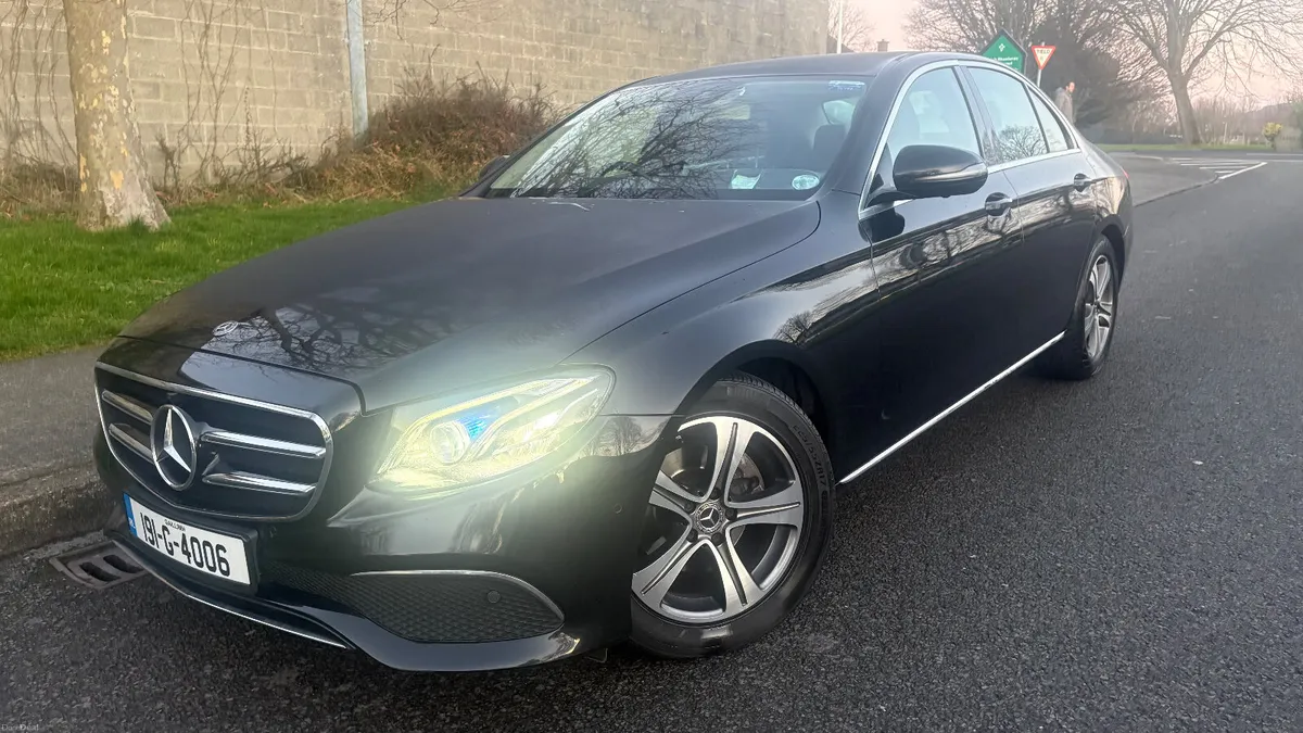Mercedes-Benz E-Class 2019 E220D SE PREMIUM - Image 1