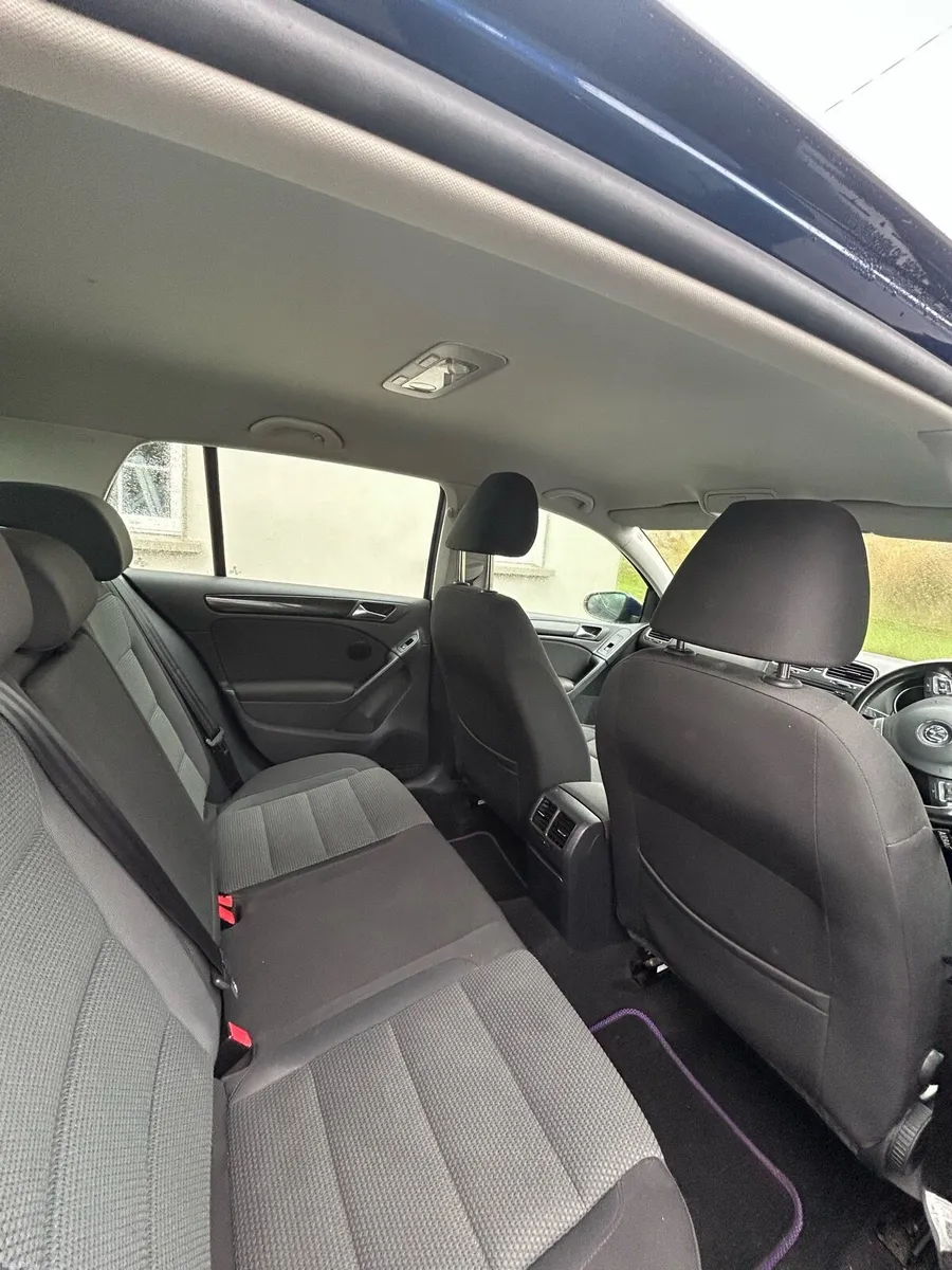 2012 Volkswagen Golf - Image 2