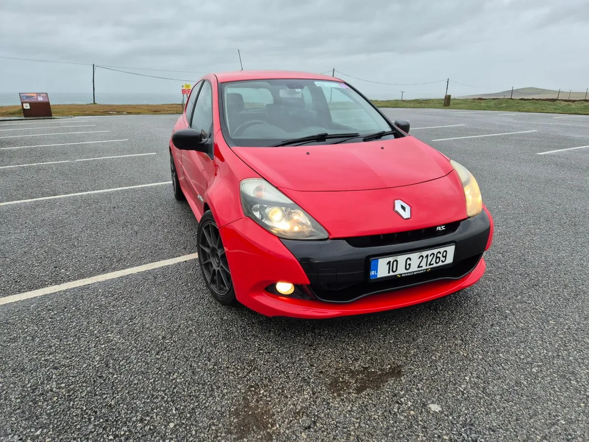 2010 Renault Clio RS200 Petrol- €400 yearly Tax - Image 3