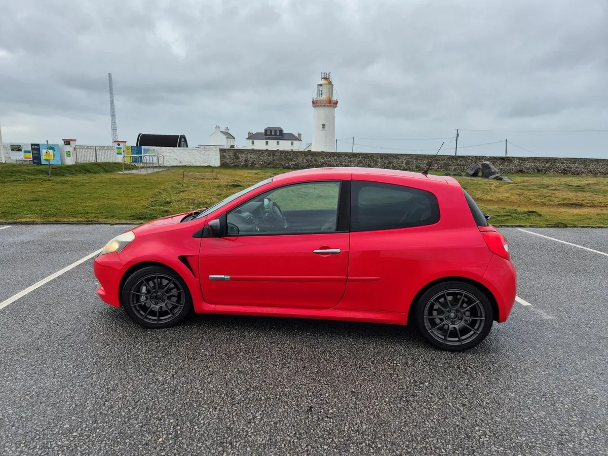 2010 Renault Clio RS200 Petrol- €400 yearly Tax - Image 4