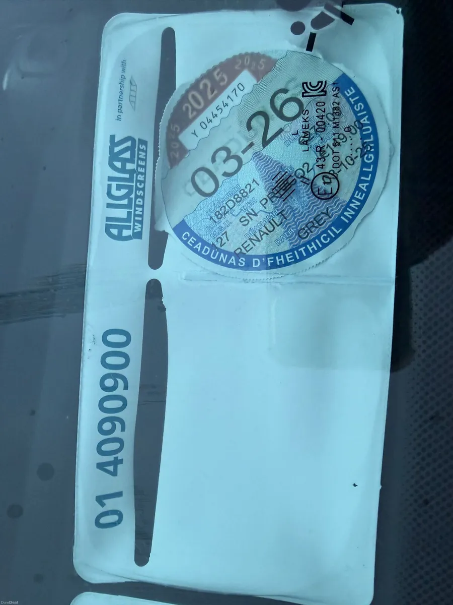 Renault Clio 2018 Low mileage - Image 2