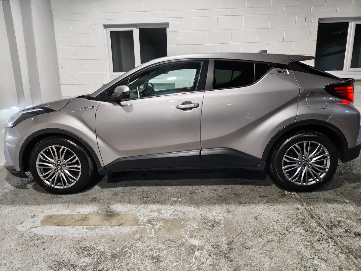 Toyota C-HR 2022 1.8 AUTOMATIC HYBRID SOL SPEC EXT - Image 2