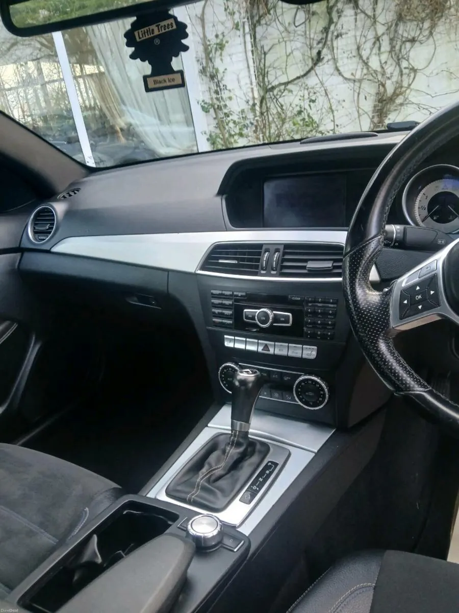 Mercedes-Ben C-Class Auto - Image 4
