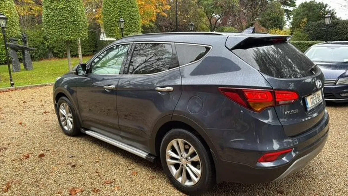 Hyundai Santa Fe 2017 - Image 1