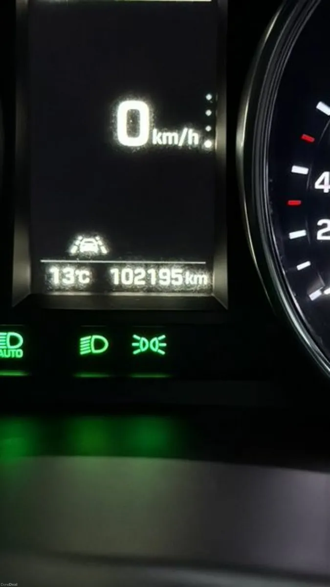 Hyundai Santa Fe 2017 - Image 3