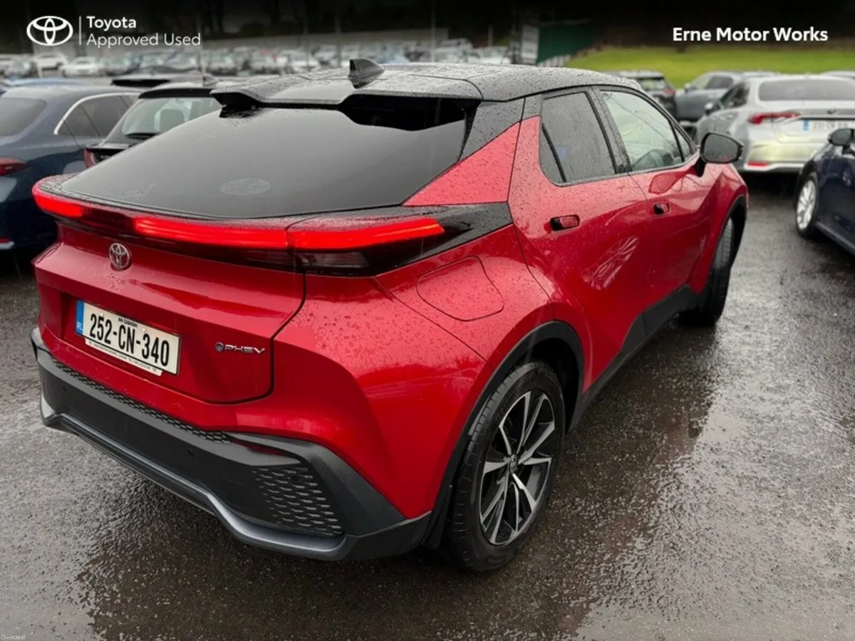 Toyota C-HR C-HR PHEV SPORT+ - Image 2