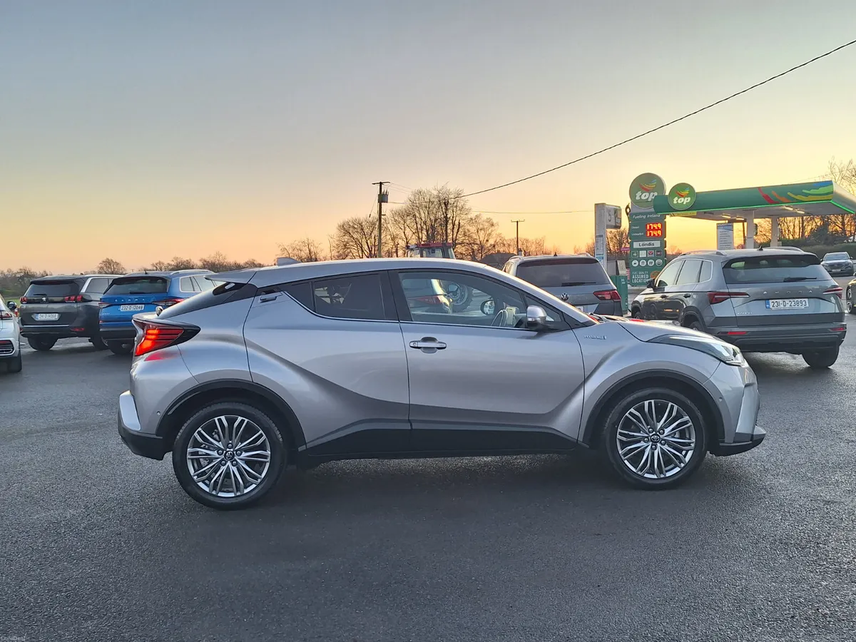 *DEPOSIT TAKEN* C-HR SOL 1.8 Hybrid Heated Seats - Image 2